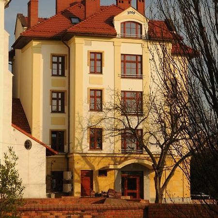 Arte Hotel Brzeg Buitenkant foto
