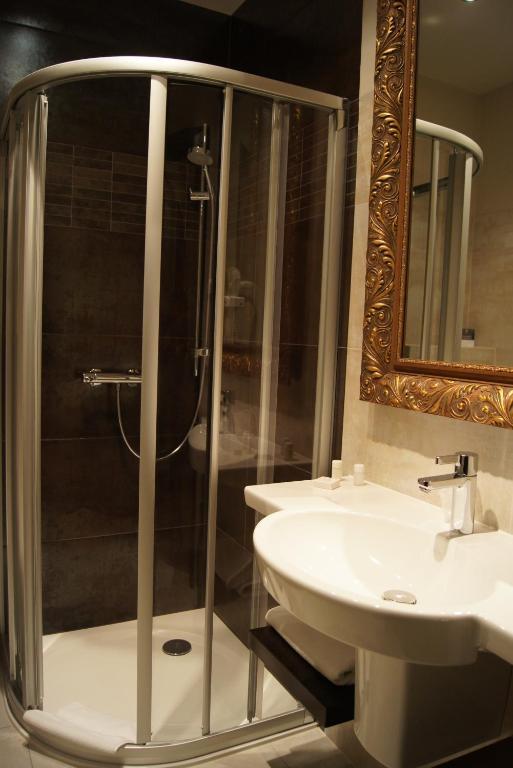 Arte Hotel Brzeg Kamer foto