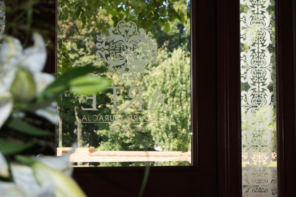 Arte Hotel Brzeg Buitenkant foto