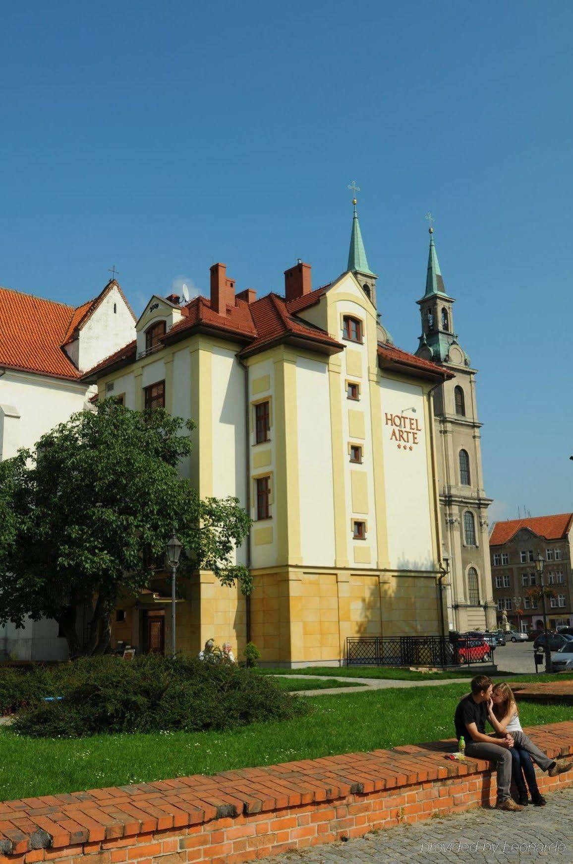 Arte Hotel Brzeg Buitenkant foto