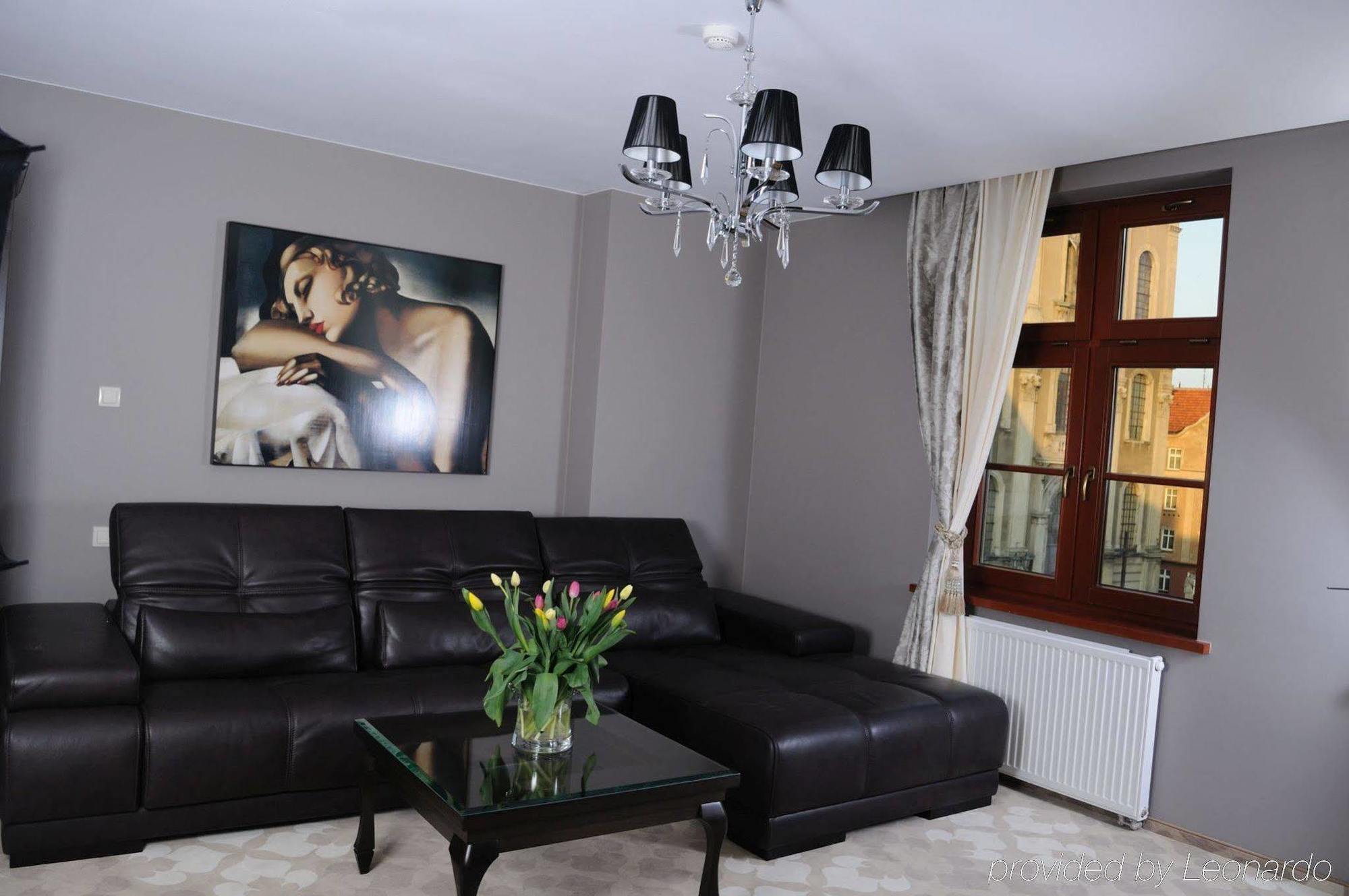 Arte Hotel Brzeg Buitenkant foto