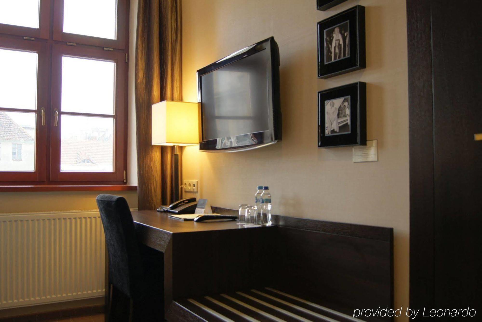 Arte Hotel Brzeg Buitenkant foto