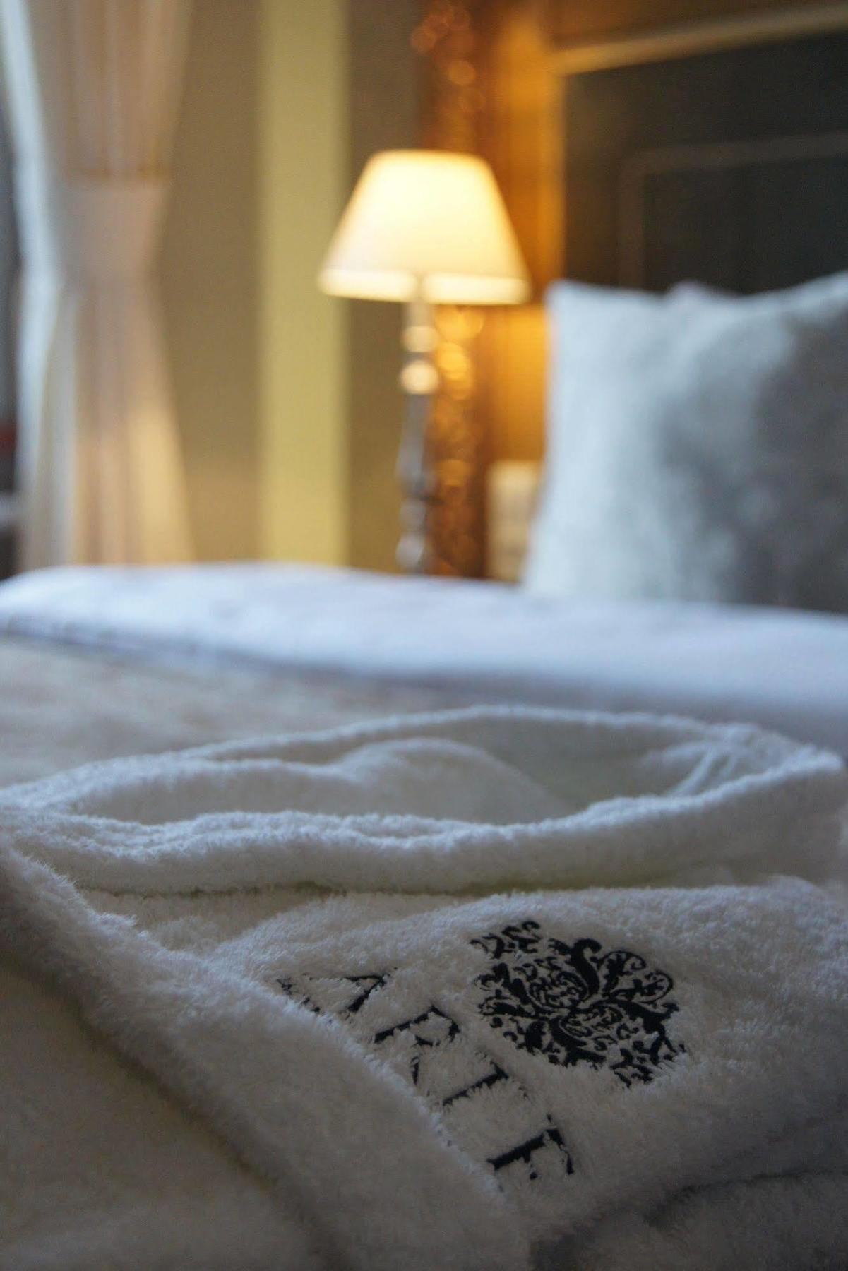 Arte Hotel Brzeg Buitenkant foto